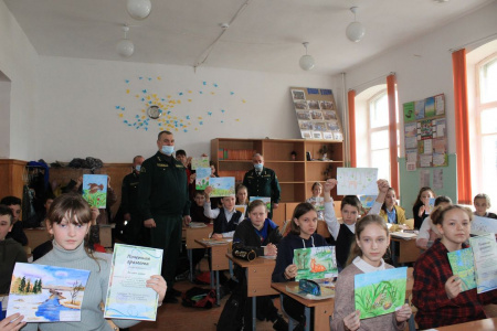 Лесники проводят открытые уроки в школах Брянской области